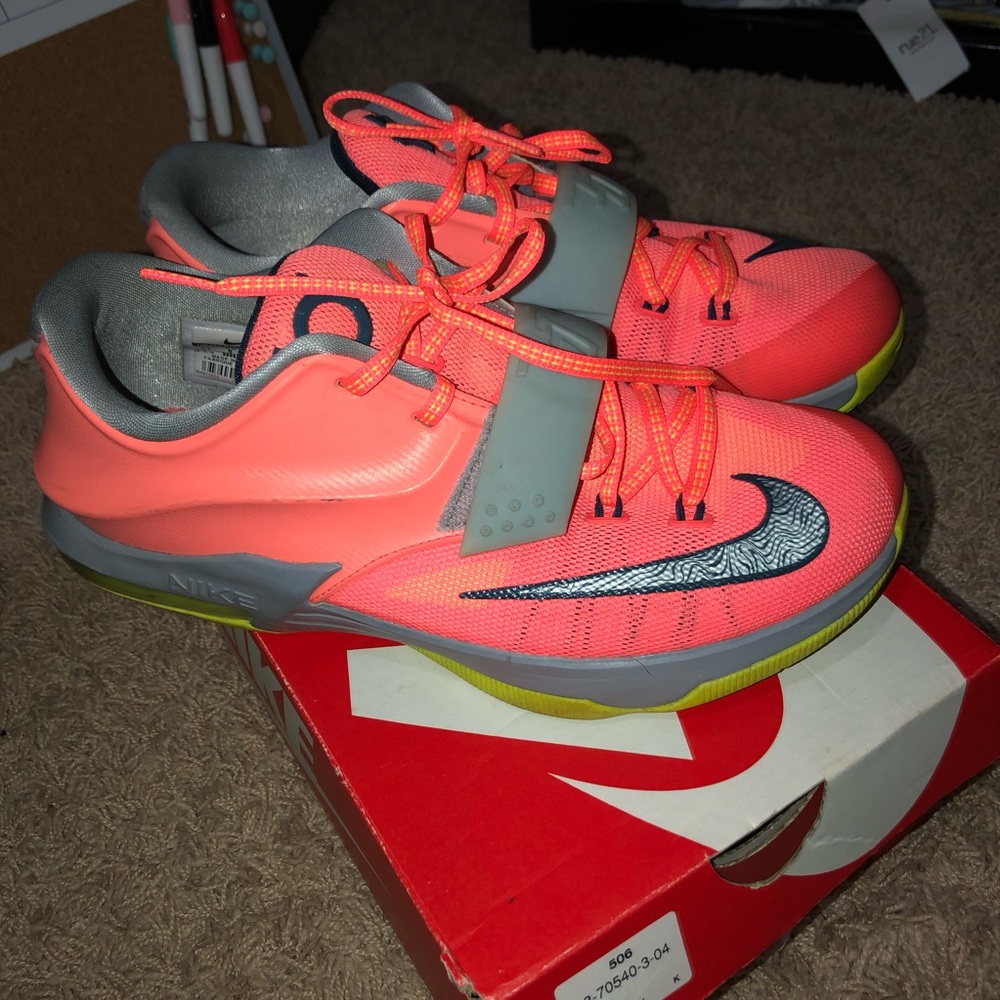 KD 7 35000 degrees bright mango sneakers size 7y
